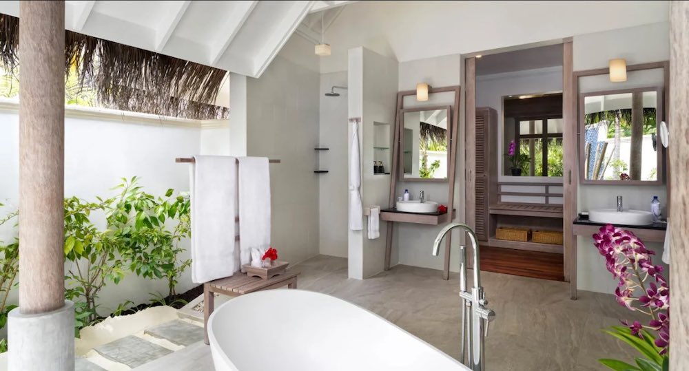 Beachfront Villa photo 12
